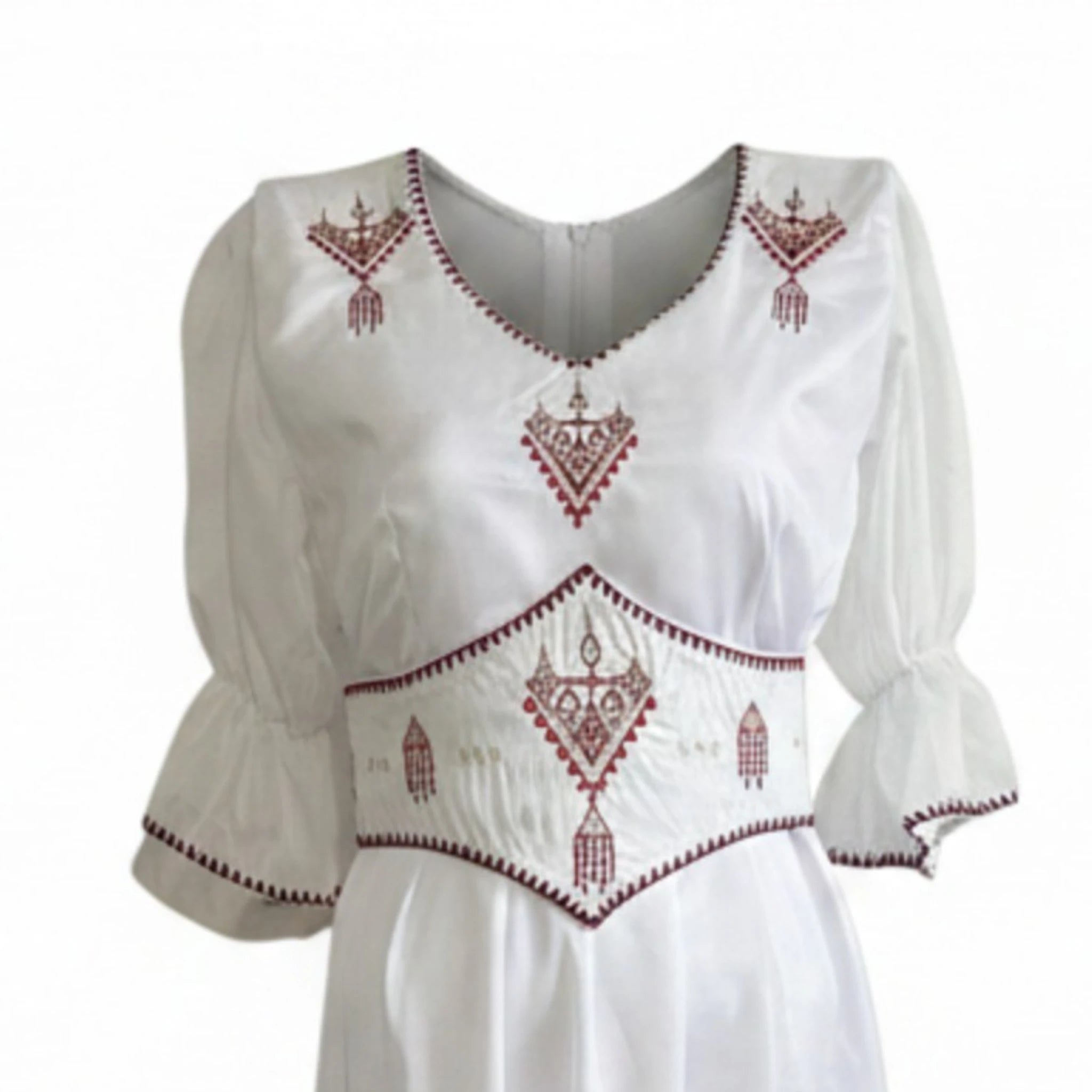 Robe kabyle brodée élégante