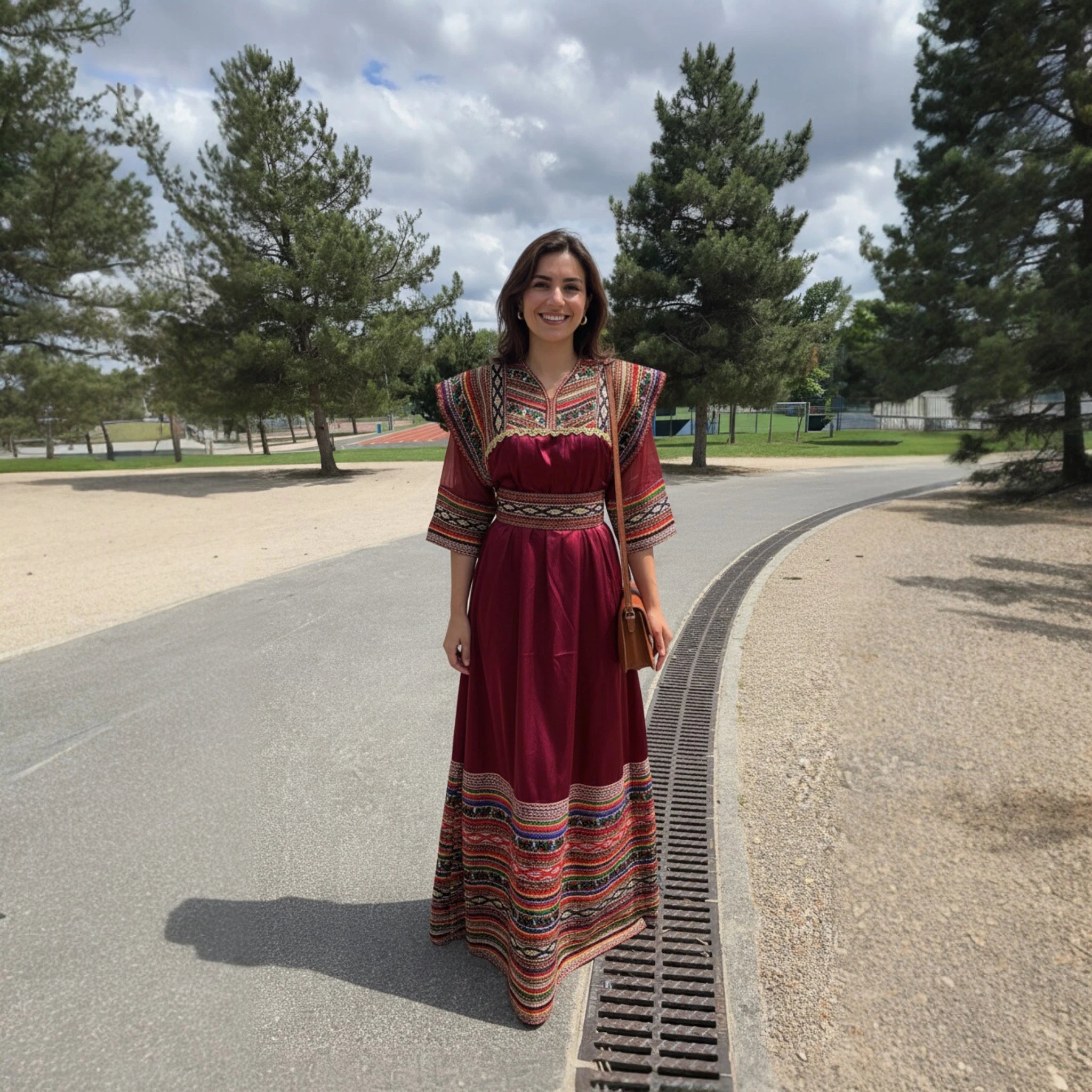 Robe kabyle broderie berbère traditionnelle