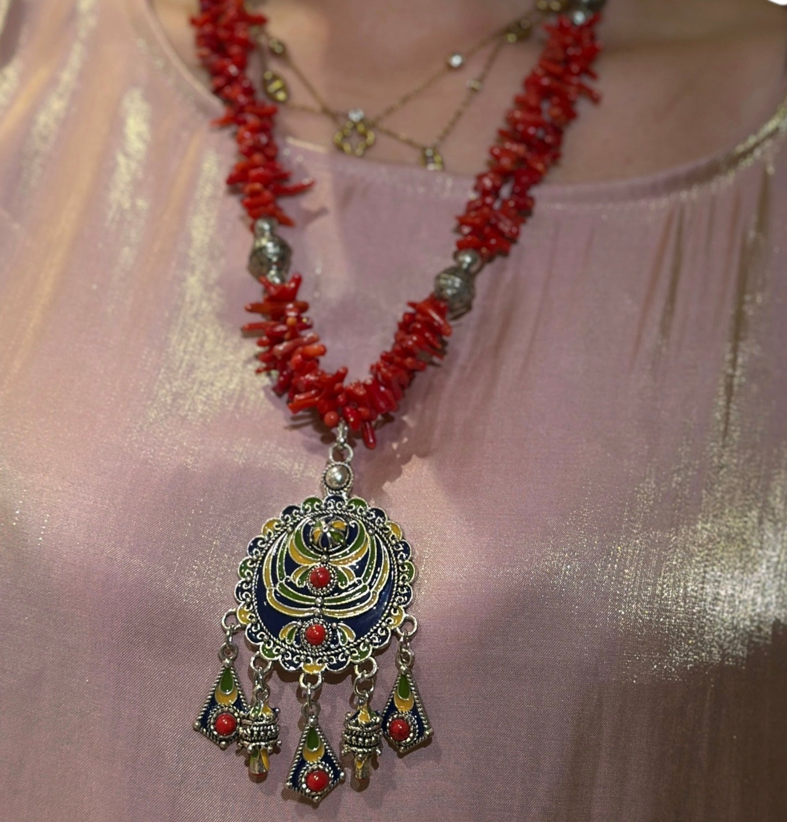 Collier rouge