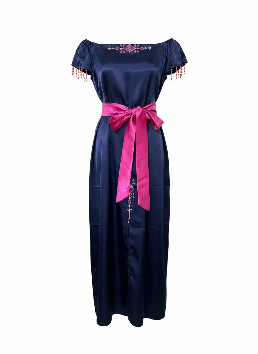 Robe satin brodé
